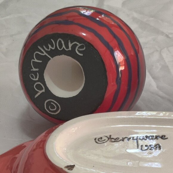 Salt & Pepper Shaker in a Unique Ball Form, Barryware USA Tucson AZ. - Picture 6 of 7